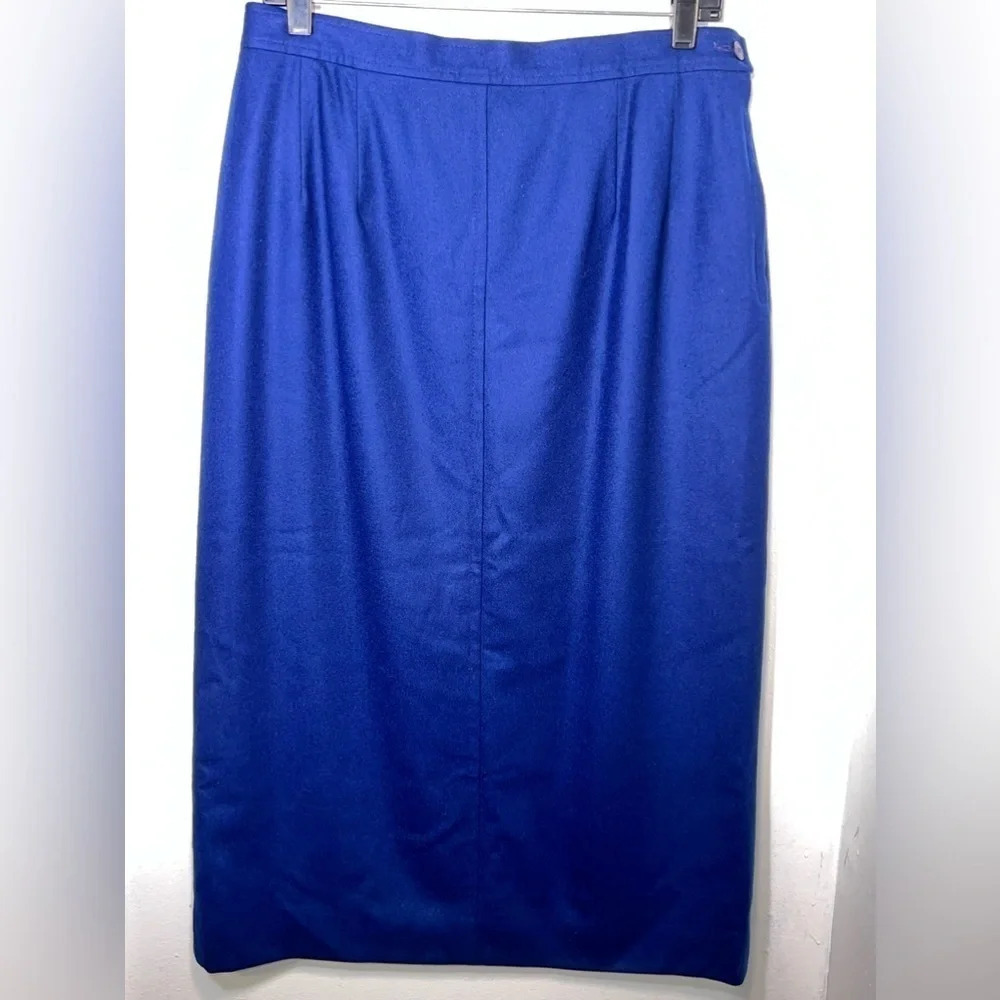 Pendleton, 14, pure virgin wool, Royal blue midi skirt, 1/4 side zip‎ button